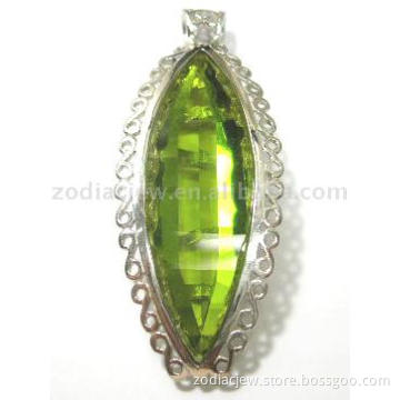 925 sterling silver pendant with Peridot